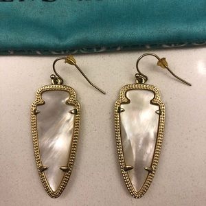 Kendra Scott Arrowhead Earrings